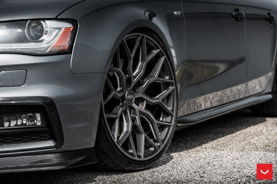 Детали экстерьера Audi S4 Sedan on Vossen Wheels (HF-2) 2018 года  (фото 16 из 22)